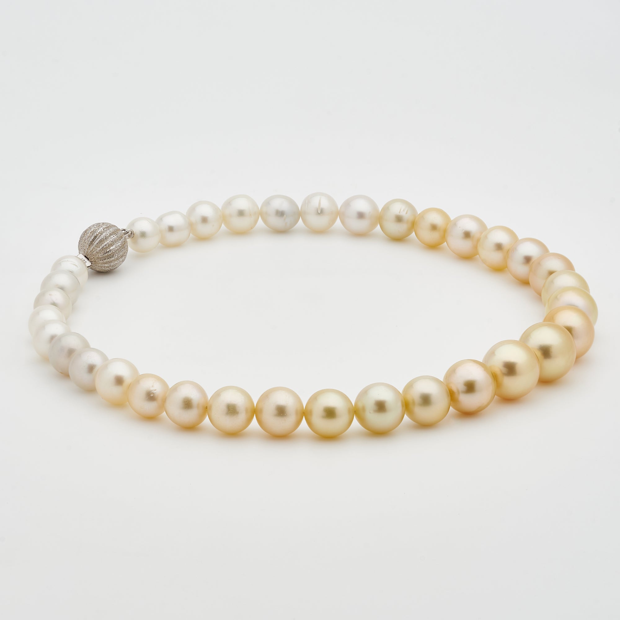 South Sea pearl necklace Golden Signature