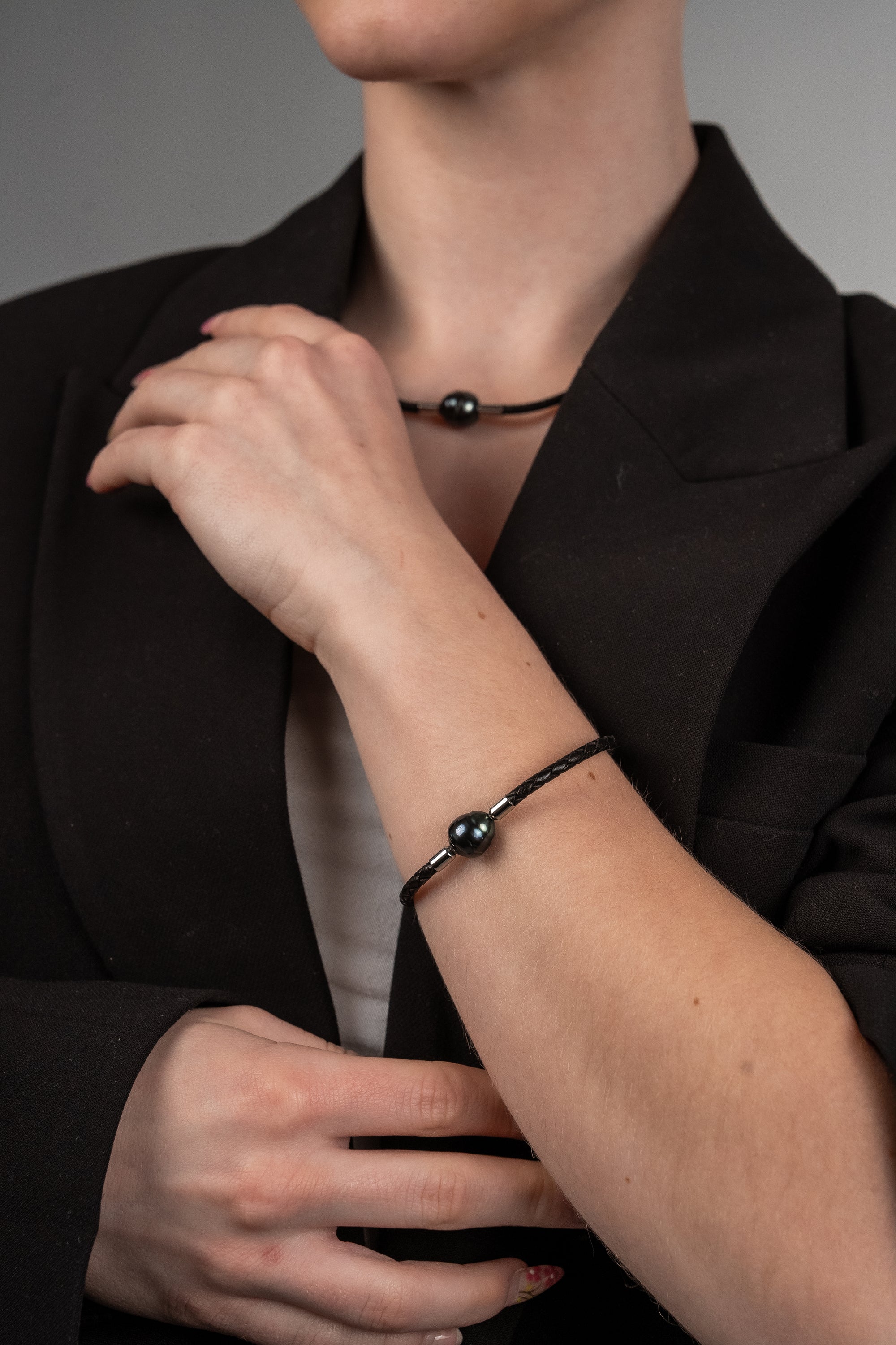 Matterhorn Leather Pearl Bracelet Small Black Tahiti
