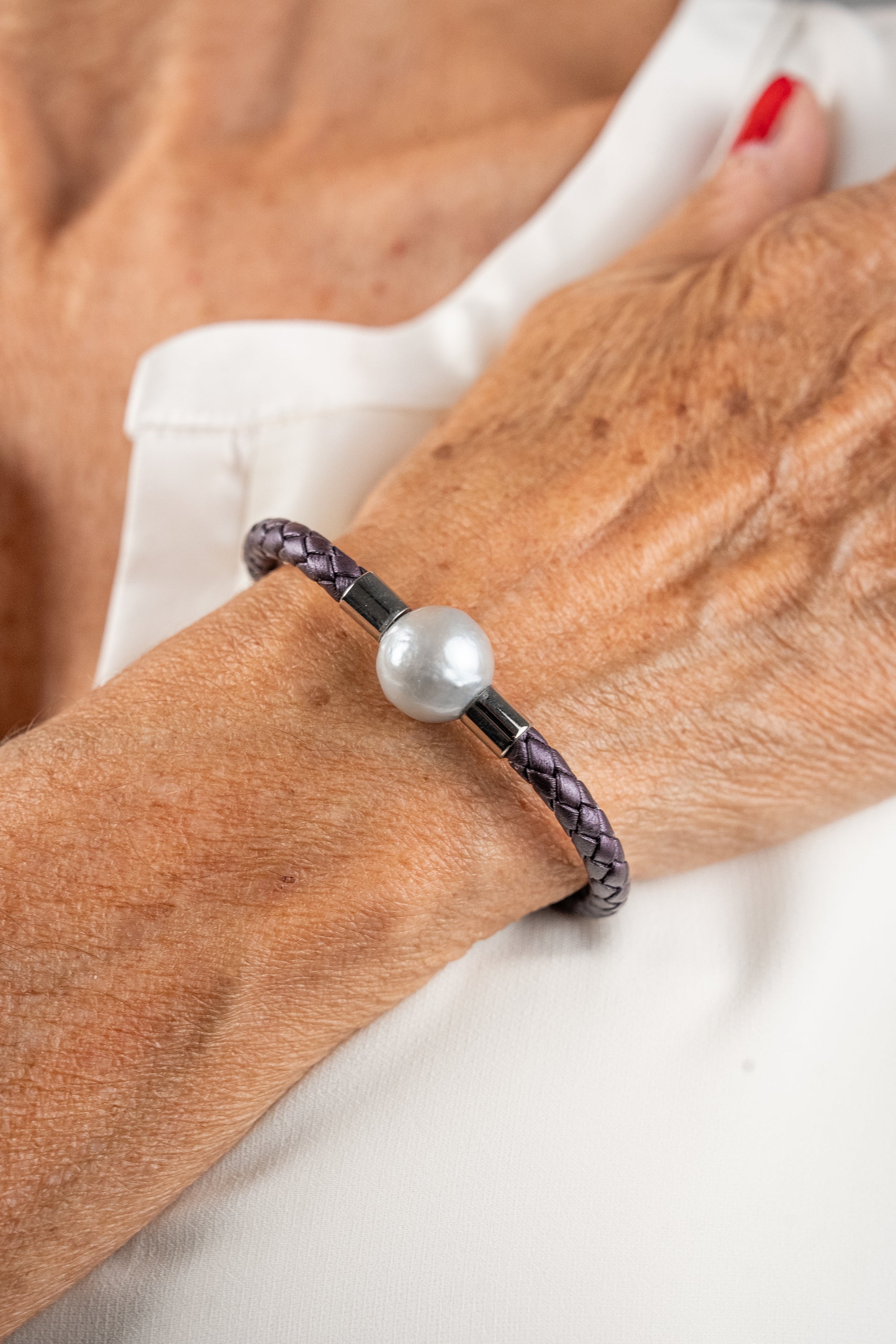 Edelweiss Leather Pearl Bracelet Silver