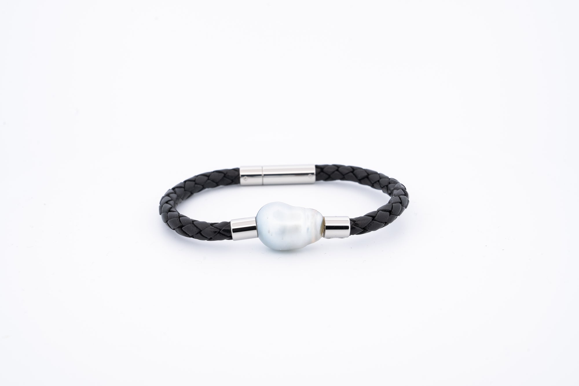Matterhorn Baroque leather pearl bracelet