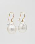 Pearl earrings Margaret Baroque
