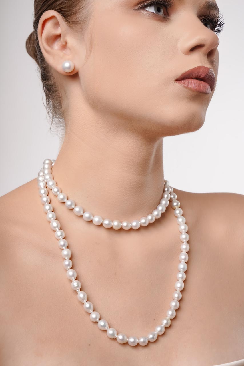 Pearl necklace White Opera