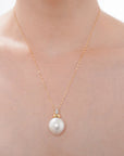 Asayake 18mm White South Sea Pearl Diamond Pendant