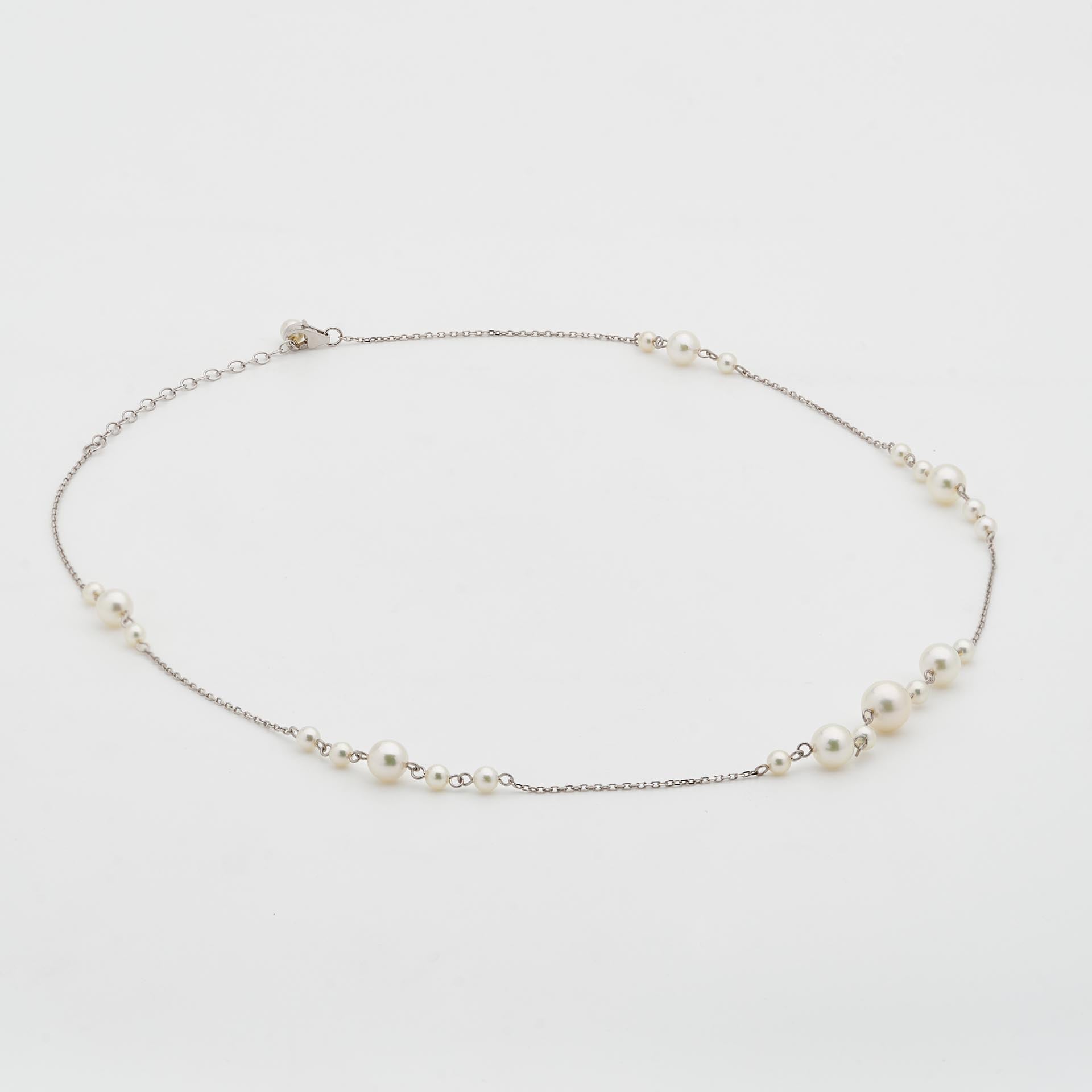 Pearl necklace Akoya Pearl Luminescence