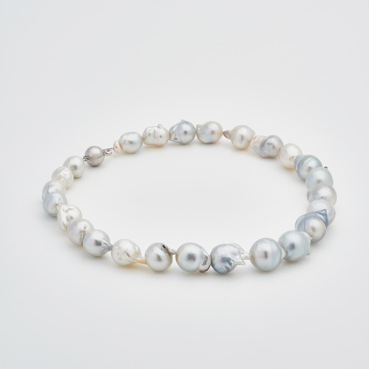 Pearl necklace Anna Baroque