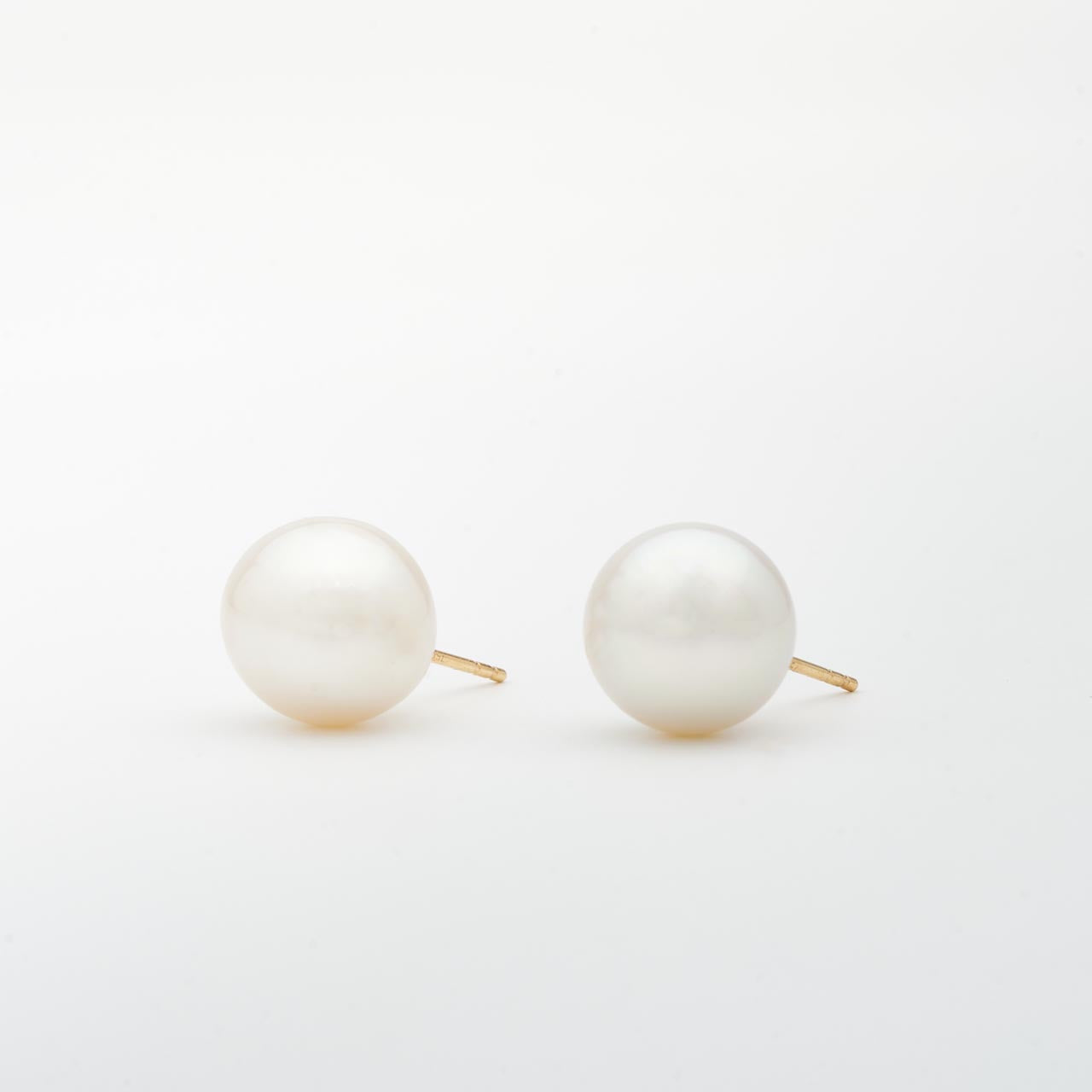 Classic white pearl earrings 12-13mm